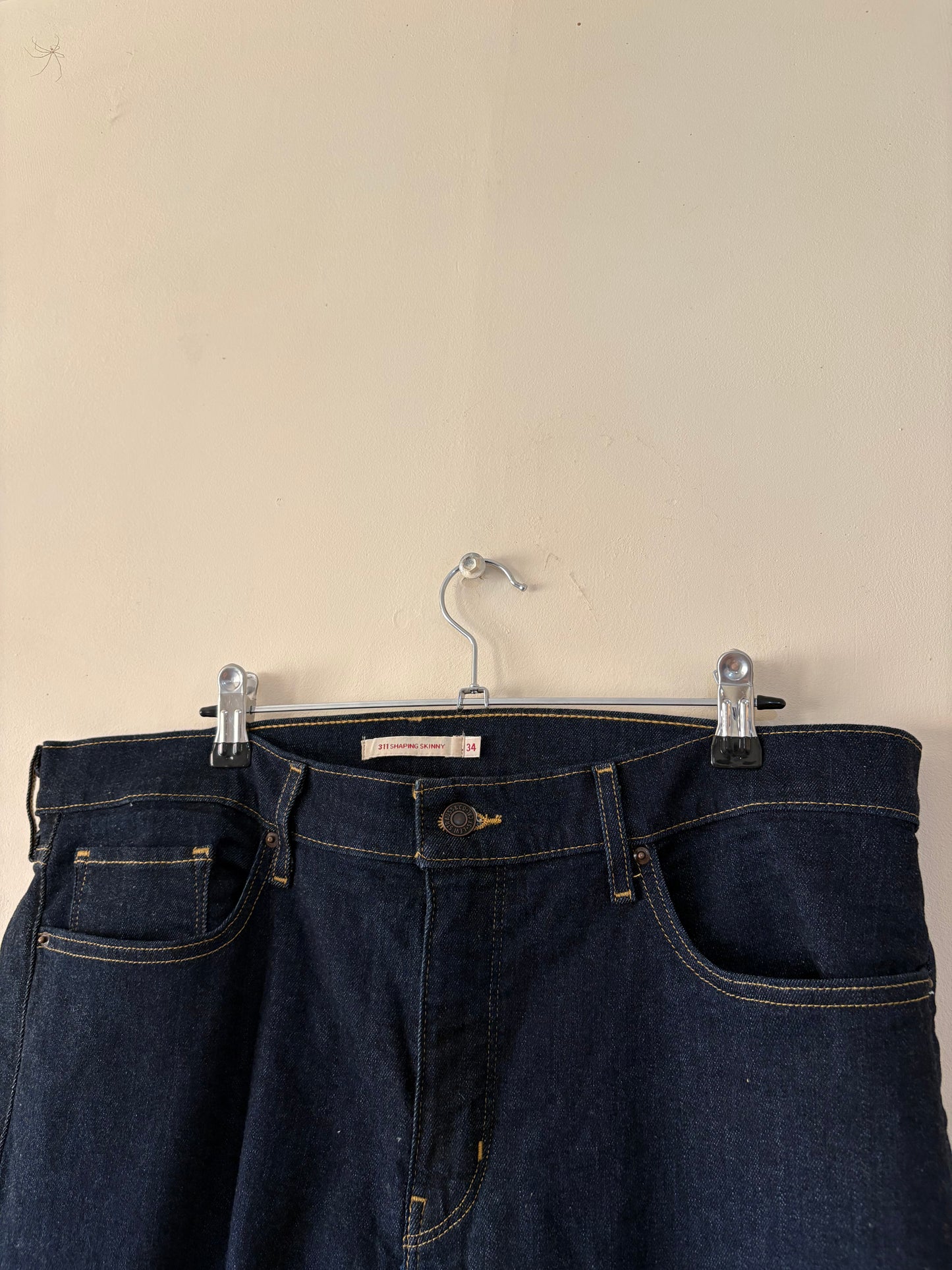 LEVIS (34)