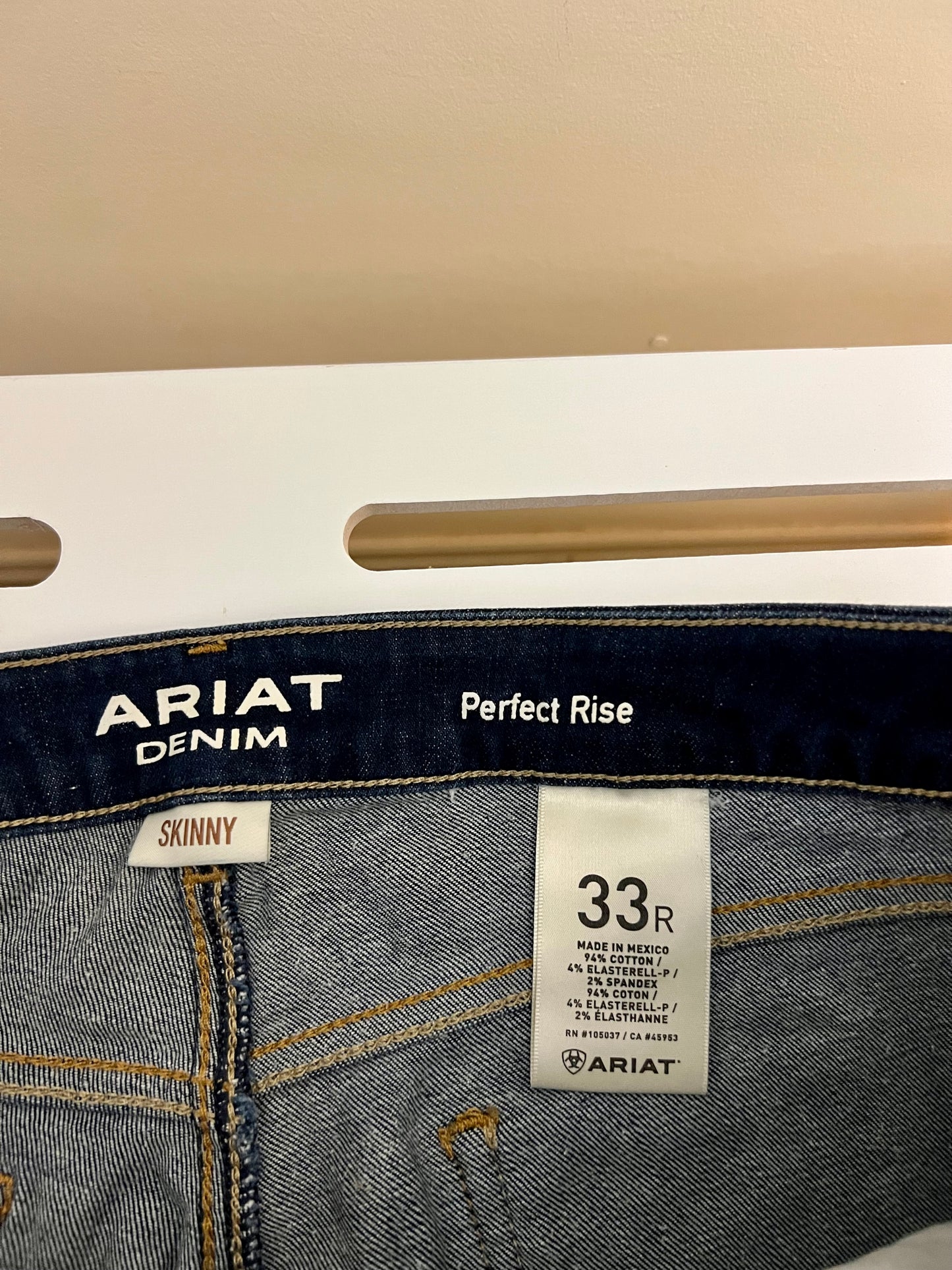 ARIAT (33R)