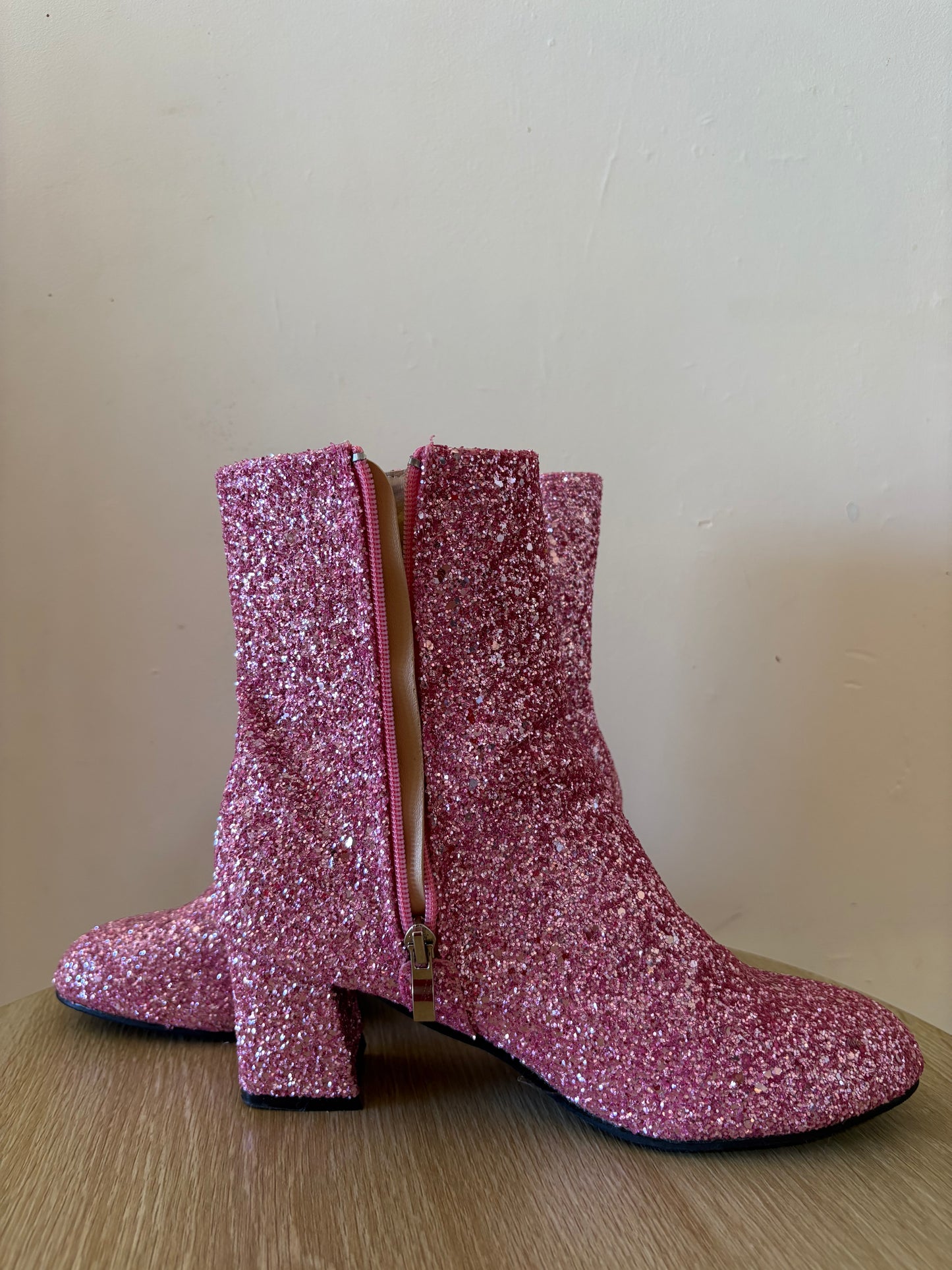 BOOTS (41)