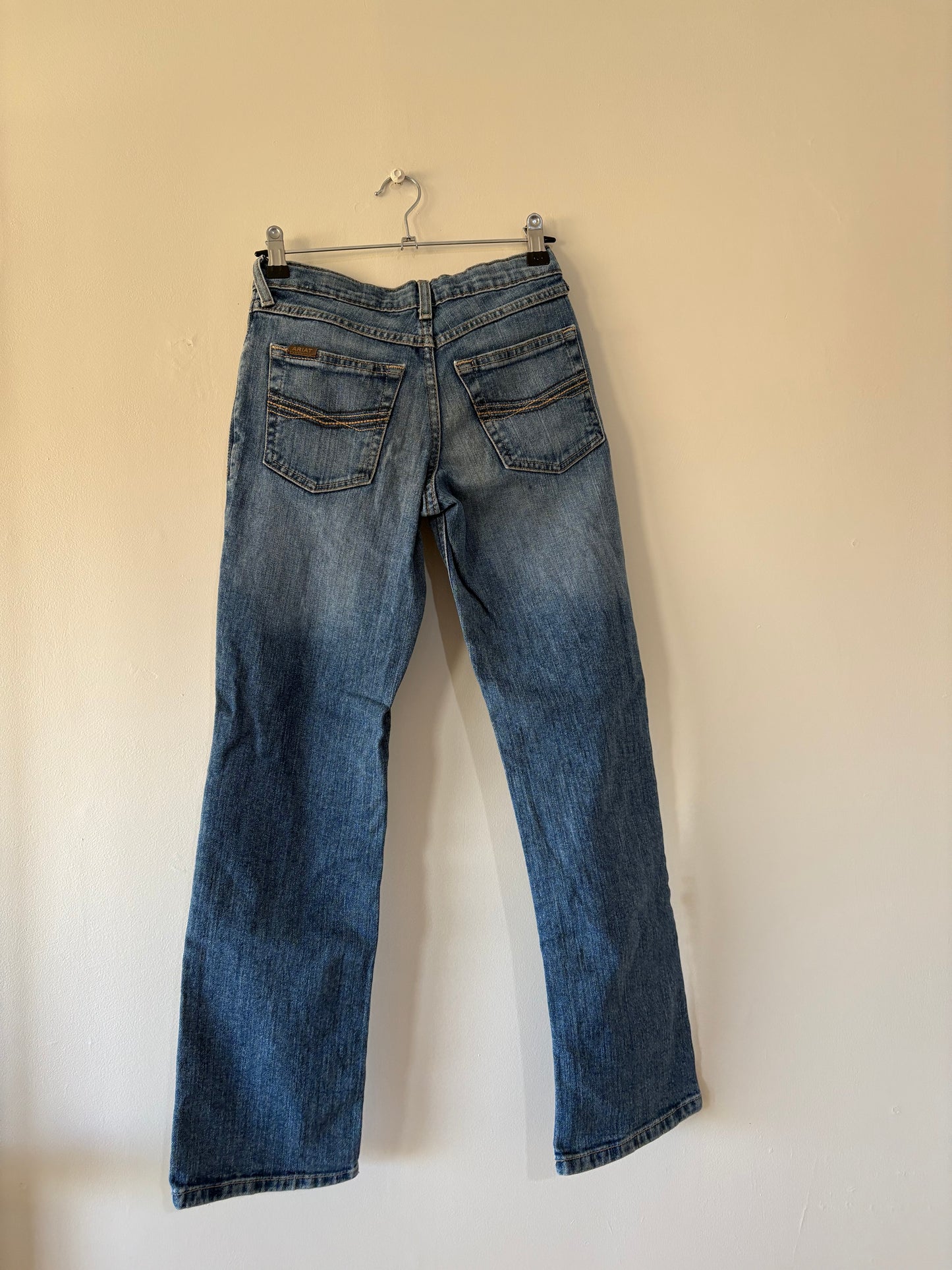 ARIAT (K10)