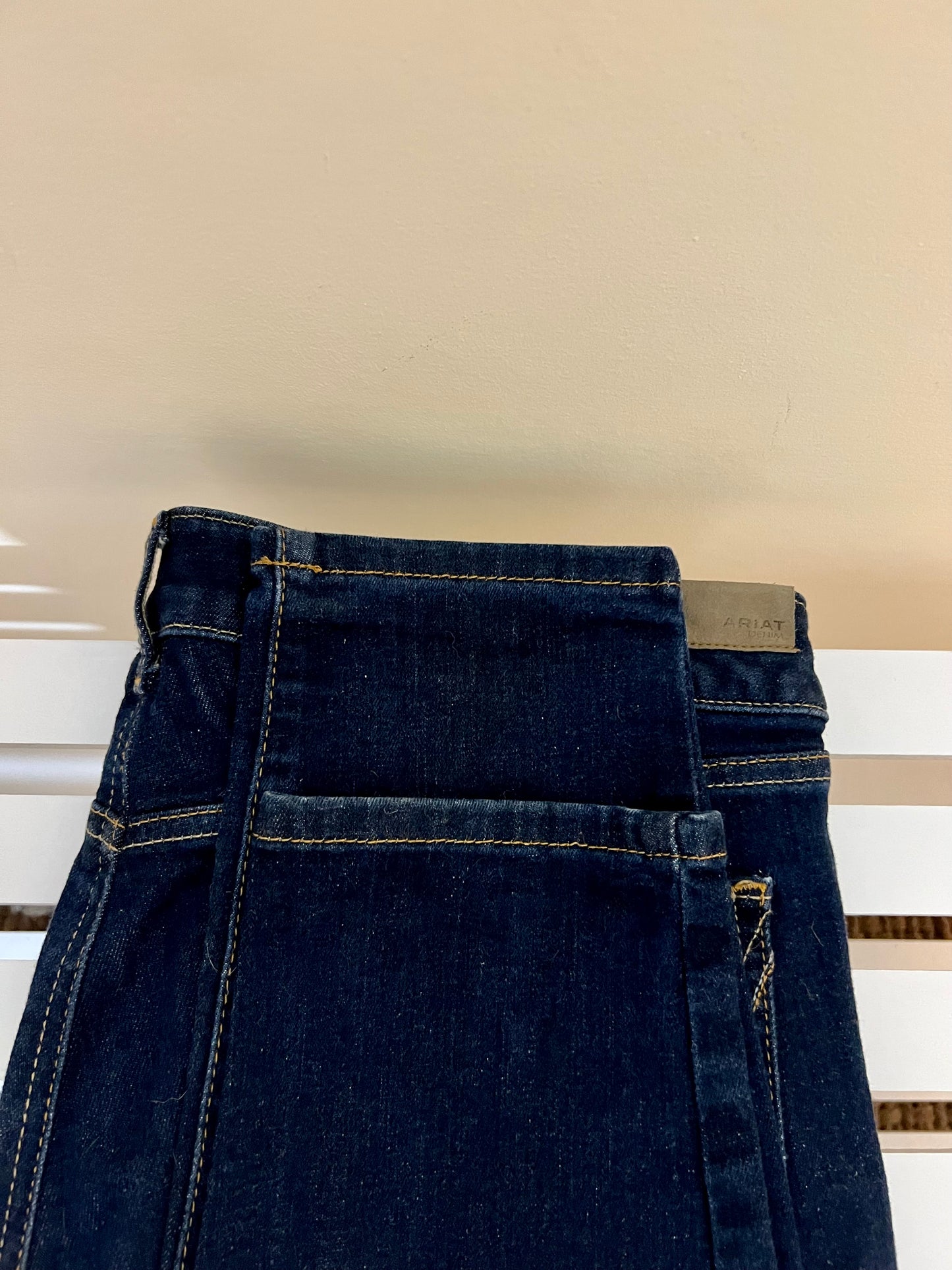 ARIAT (33R)