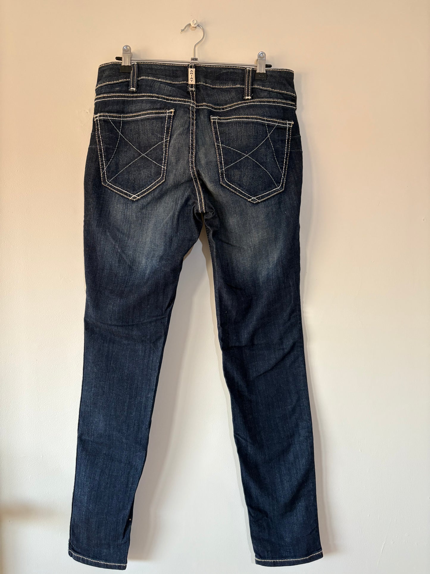 ARIAT (30R)