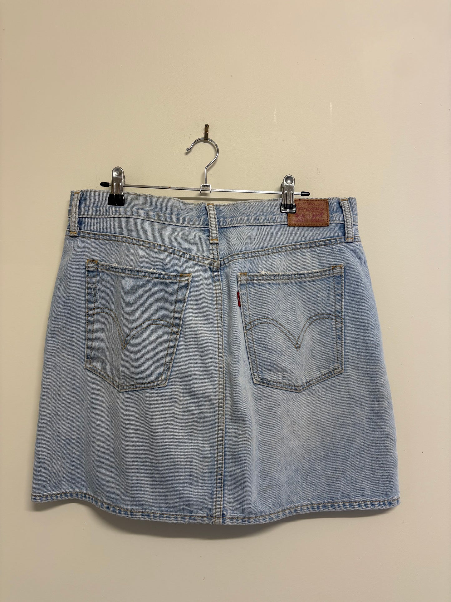 LEVIS (30)