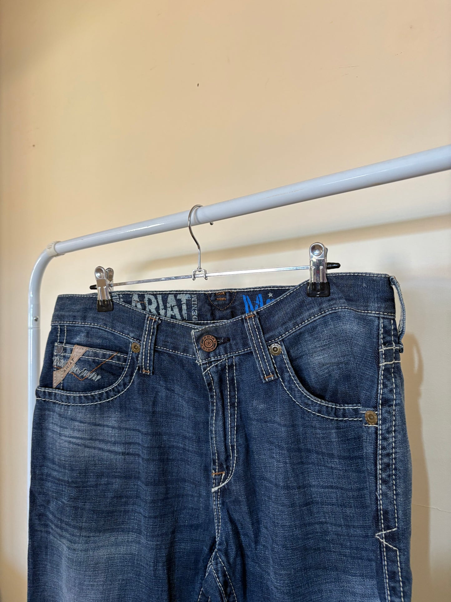 ARIAT (30x34)