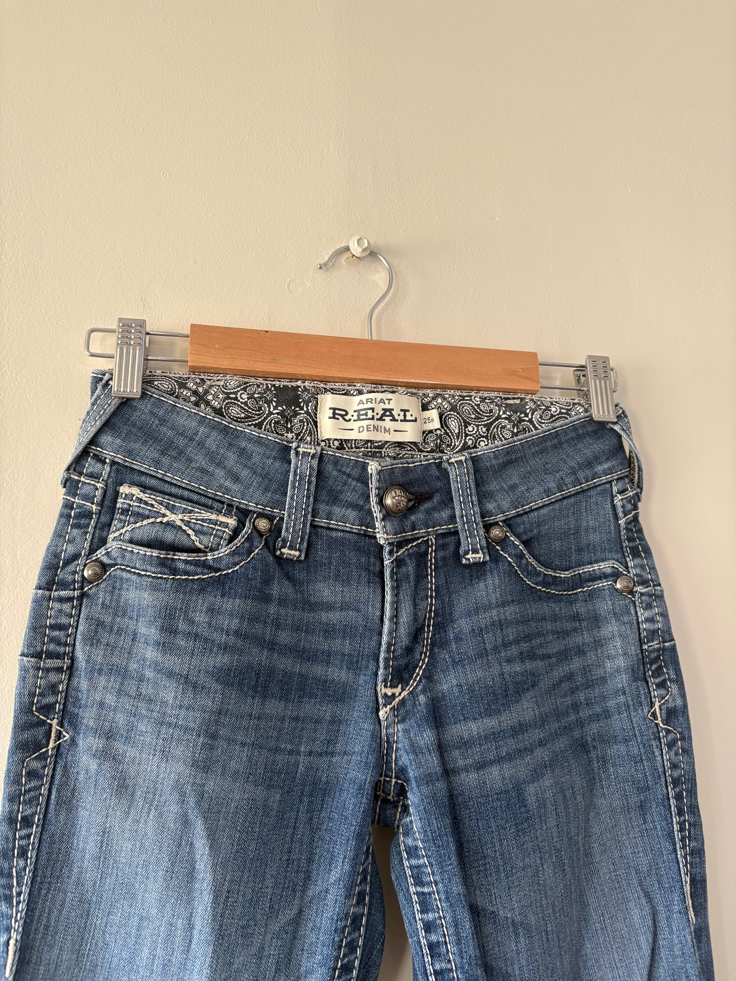 ARIAT (25R)