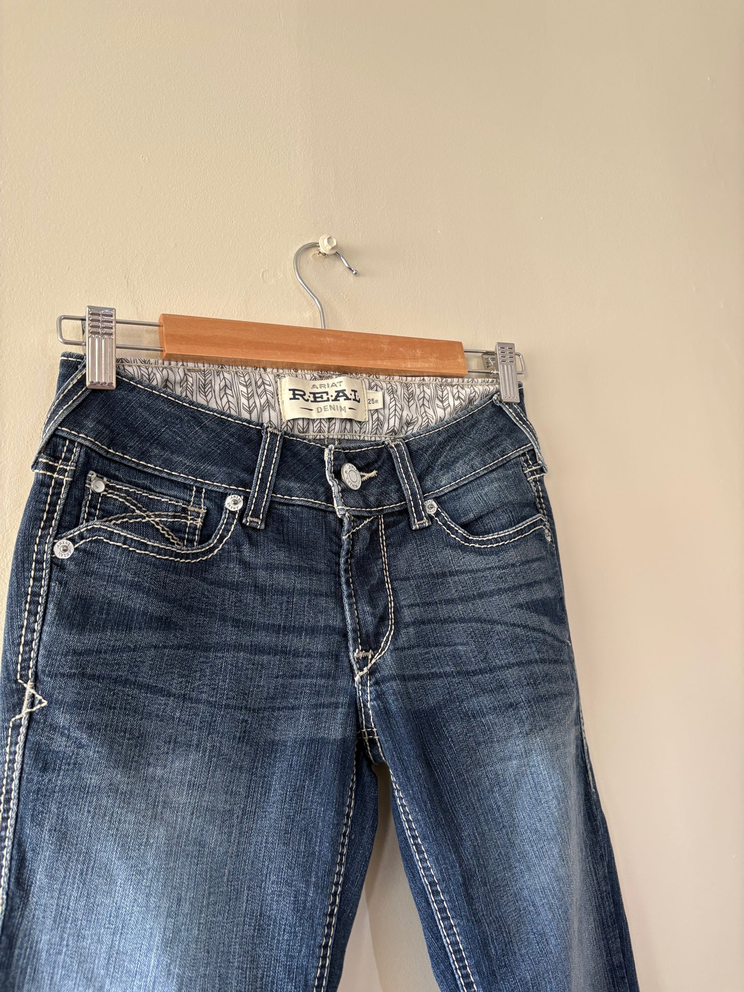 ARIAT (25R)