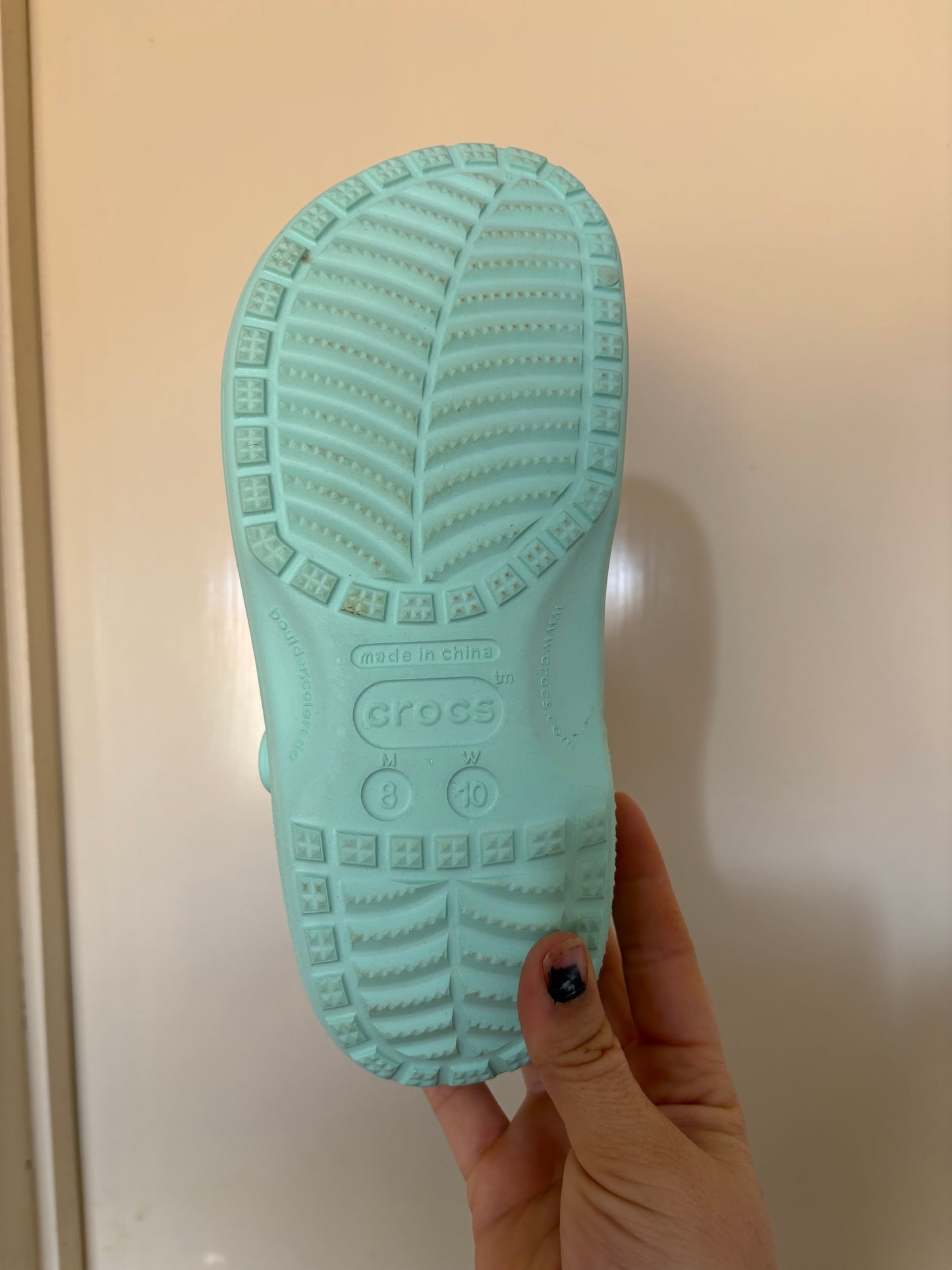 CROCS (8/10)