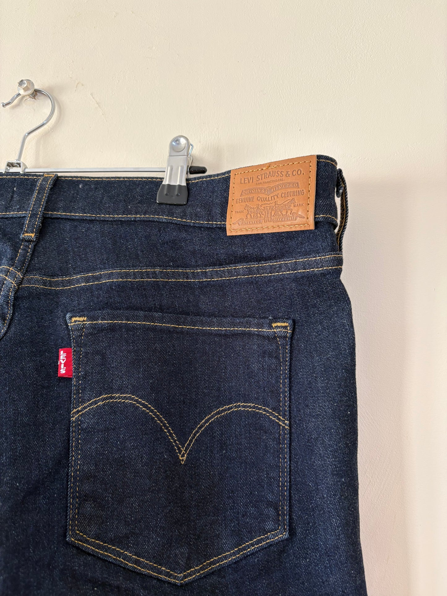 LEVIS (34)