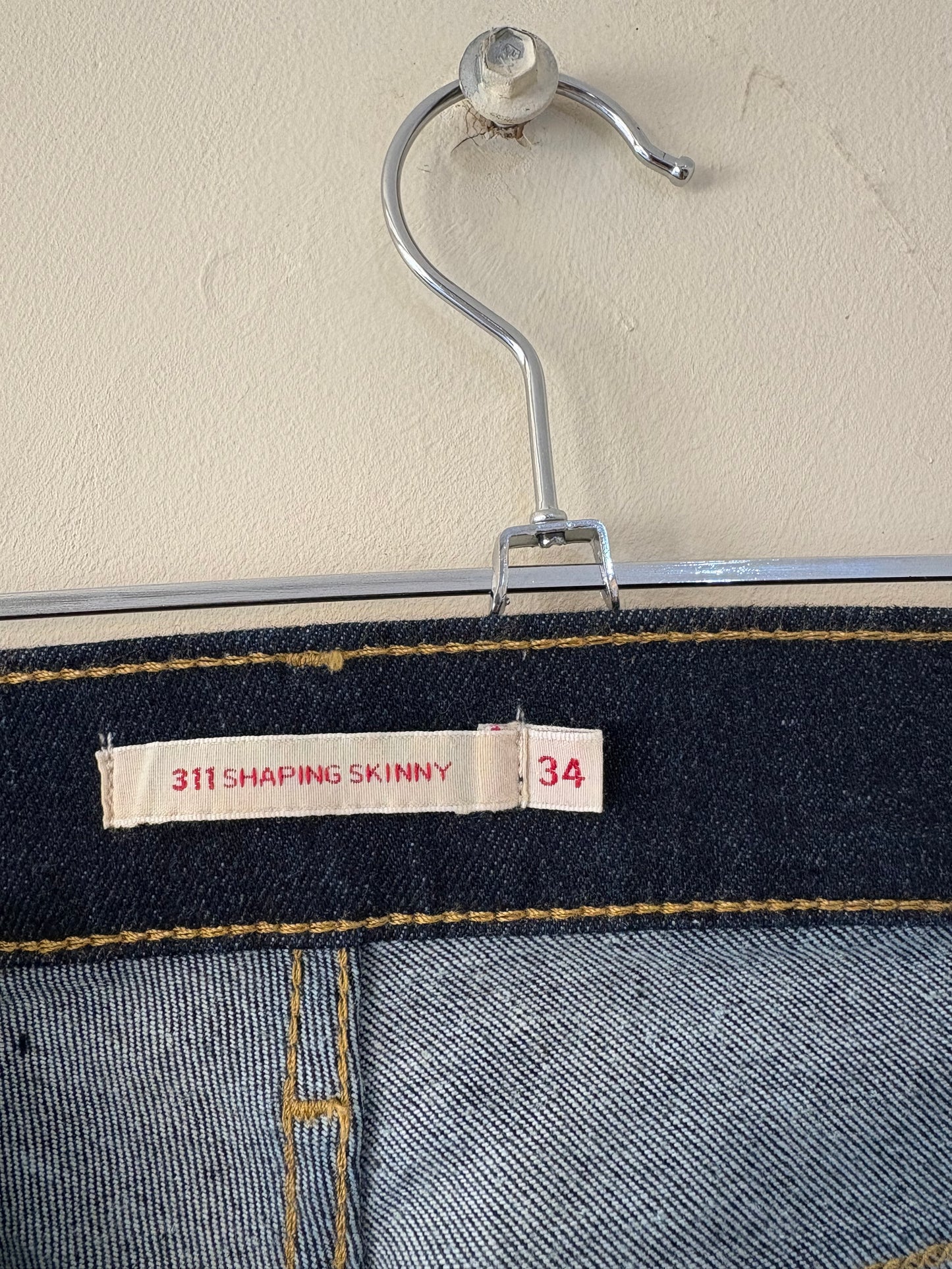 LEVIS (34)