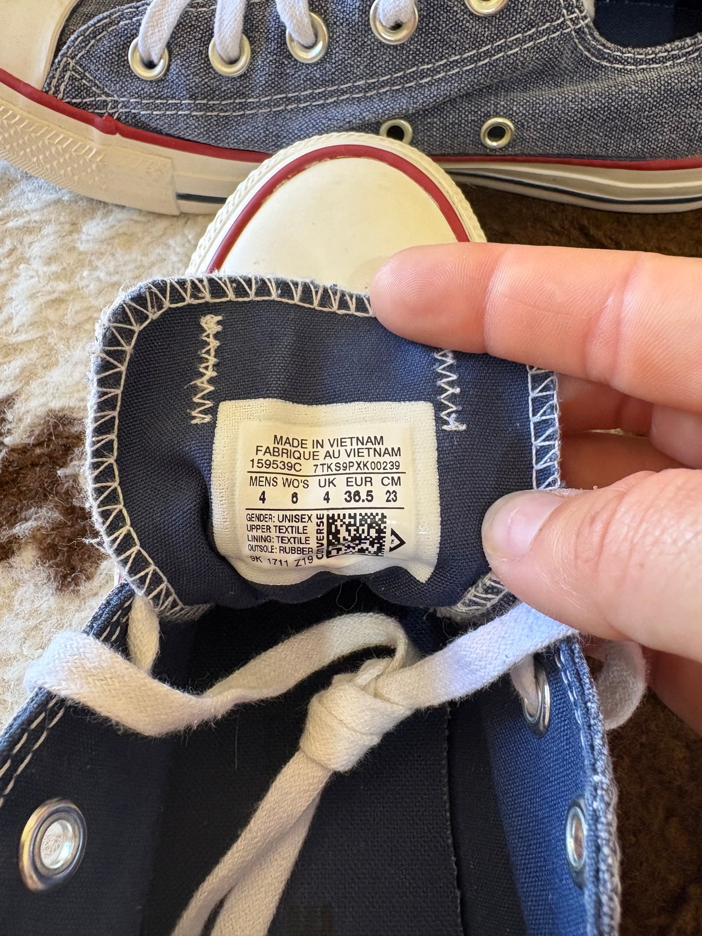 CONVERSE (6)