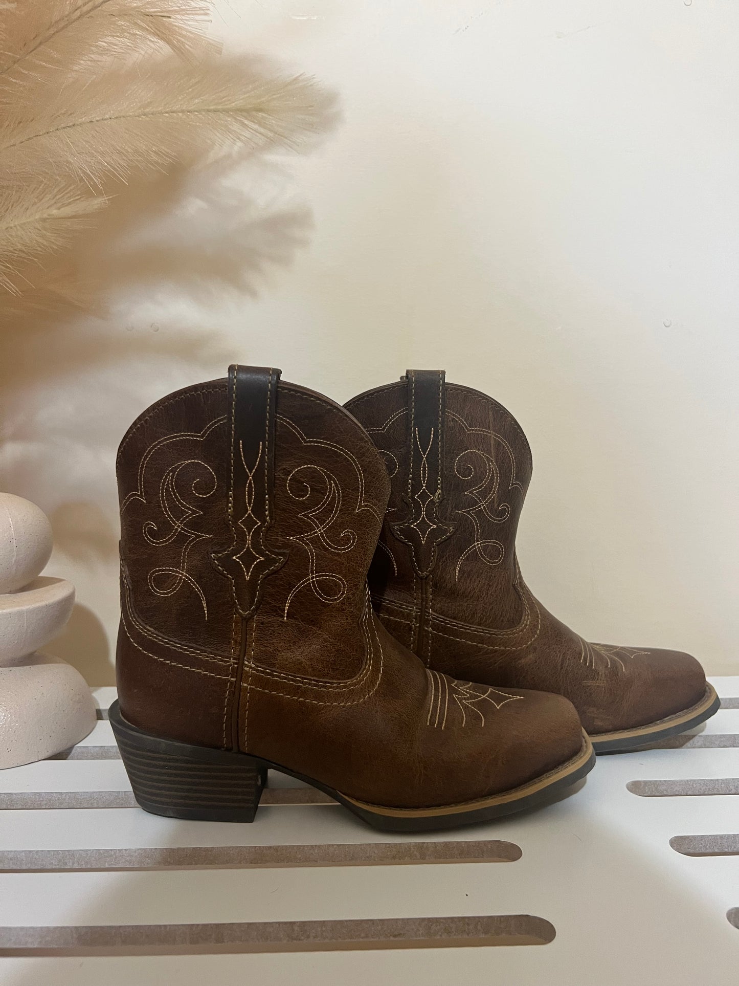 JUSTIN LADIES BOOTS (6)