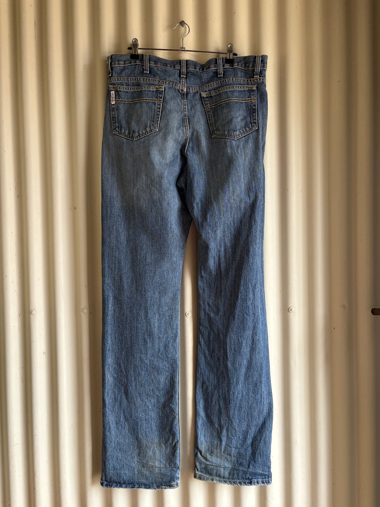 CINCH (34x36)