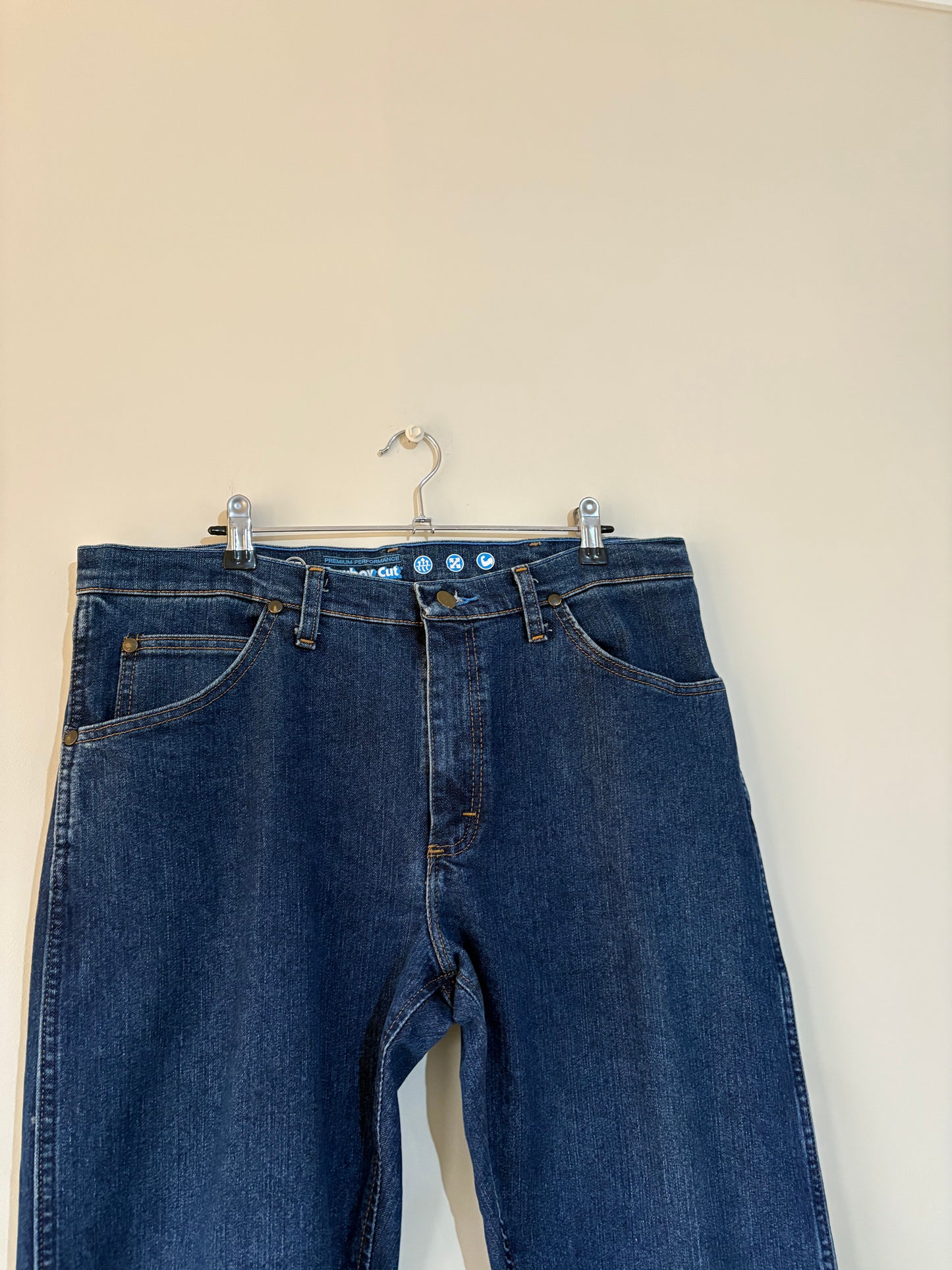 WRANGLER (34x34)