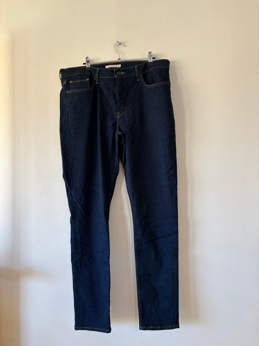 LEVIS (34)