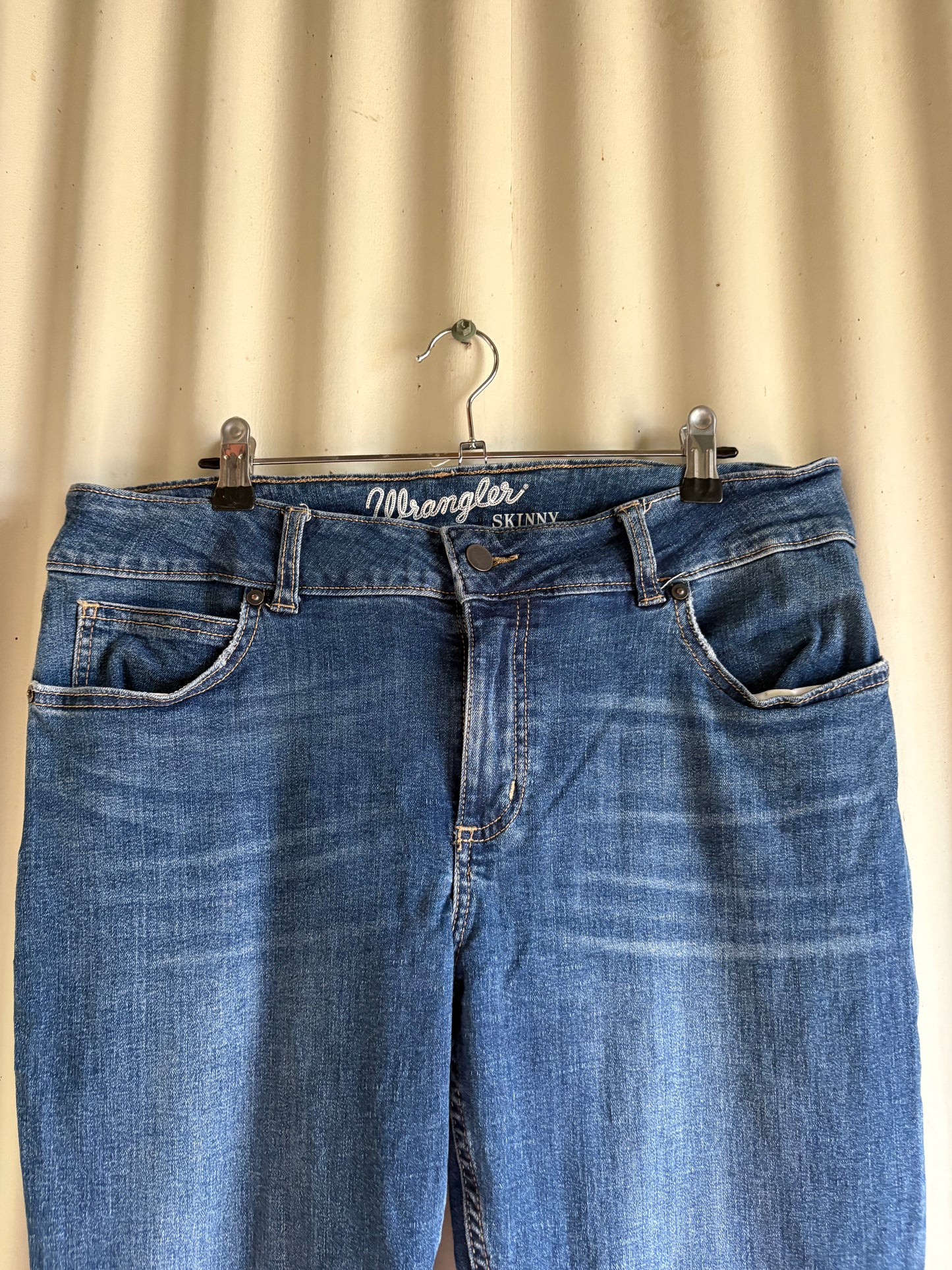 WRANGLER (11x30)