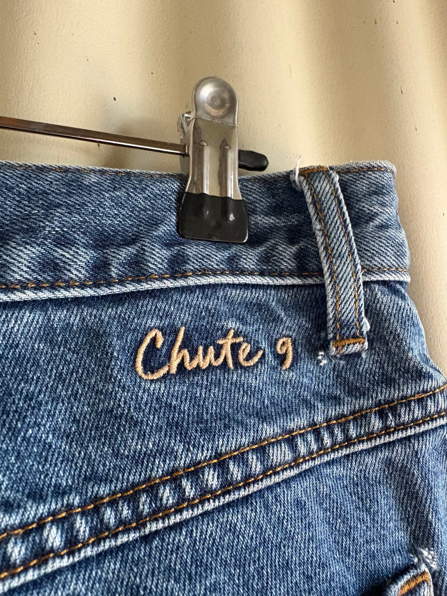 CHUTE 9 (30x38)
