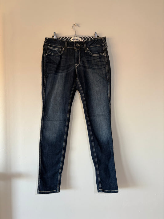 ARIAT (30R)