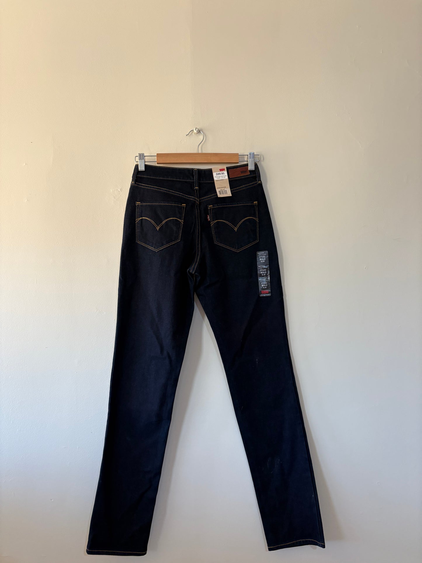 LEVIS (27x32)