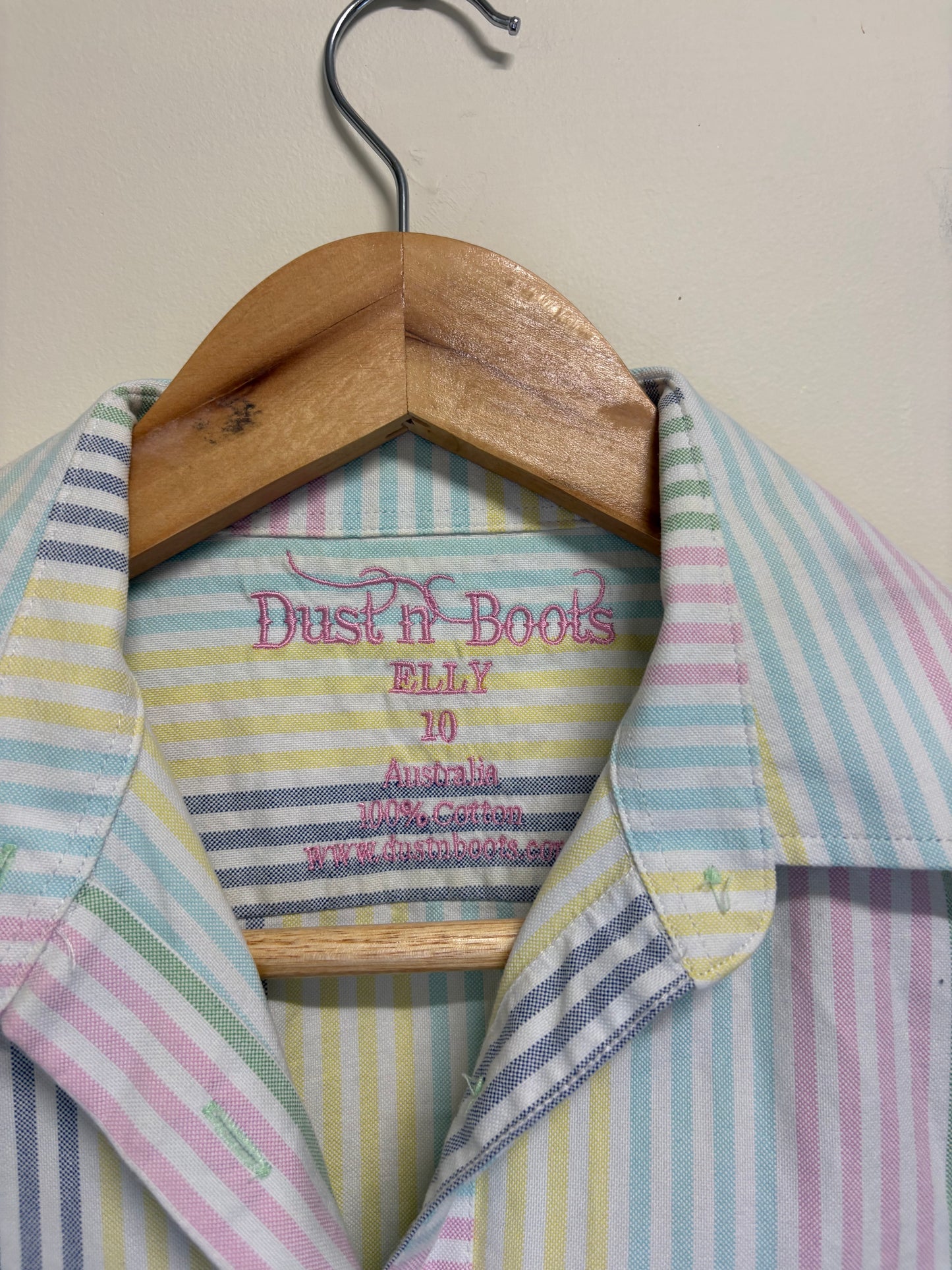 DUST N BOOTS (10)