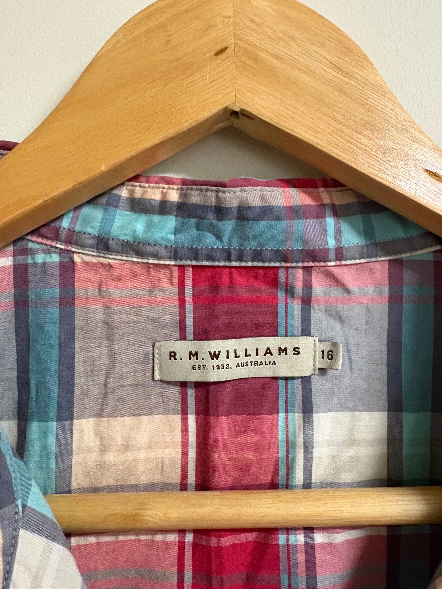 RM WILLIAMS (16)