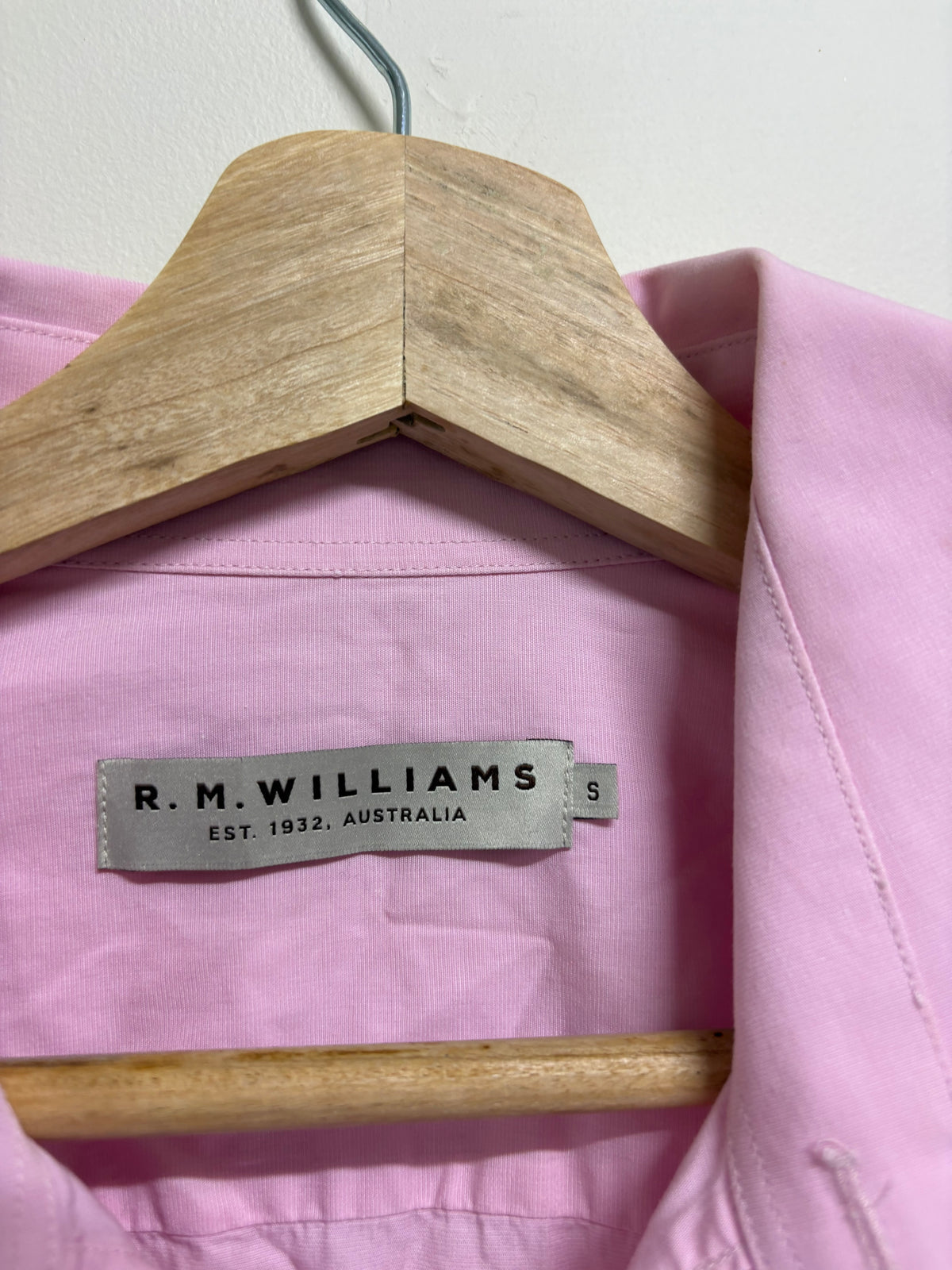 R.M WILLIAMS (S)