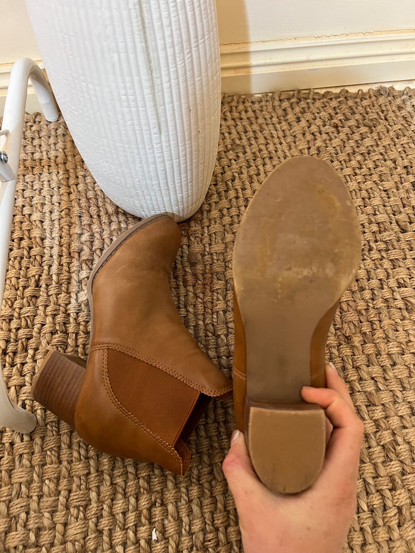 TAN BOOTS (36)