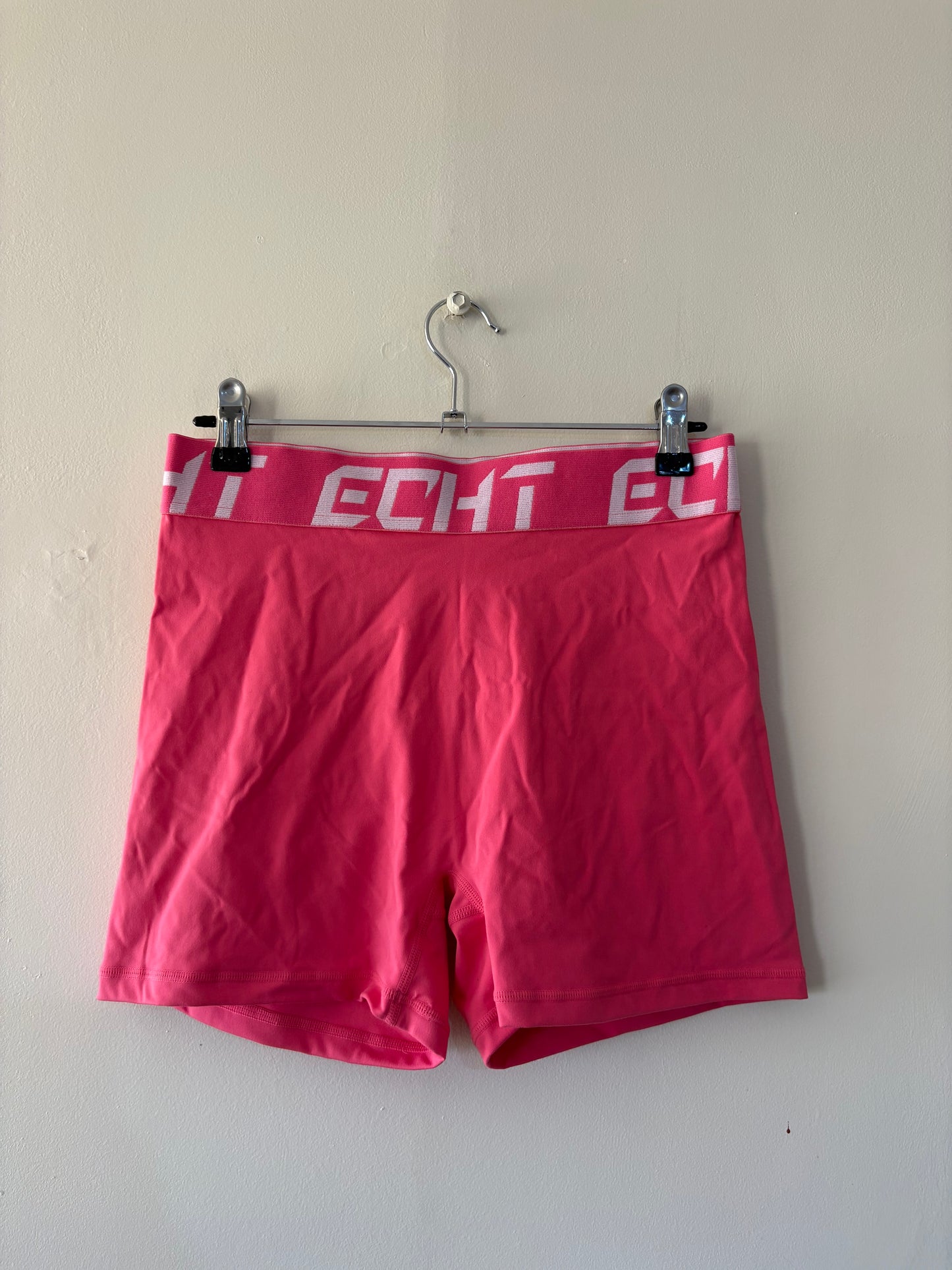 ECHT (L)