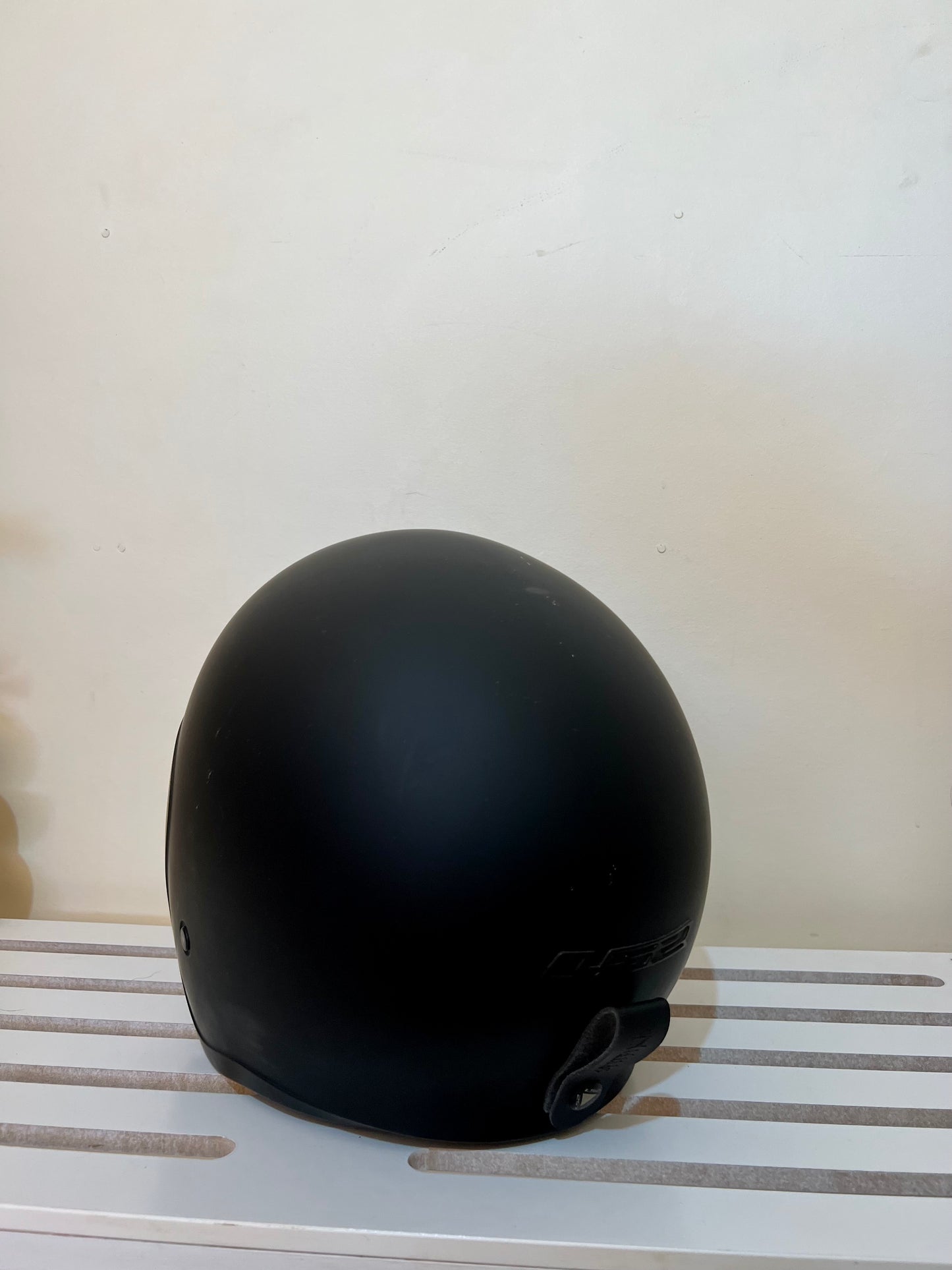 LS2 MOTORBIKE HELMET (S)