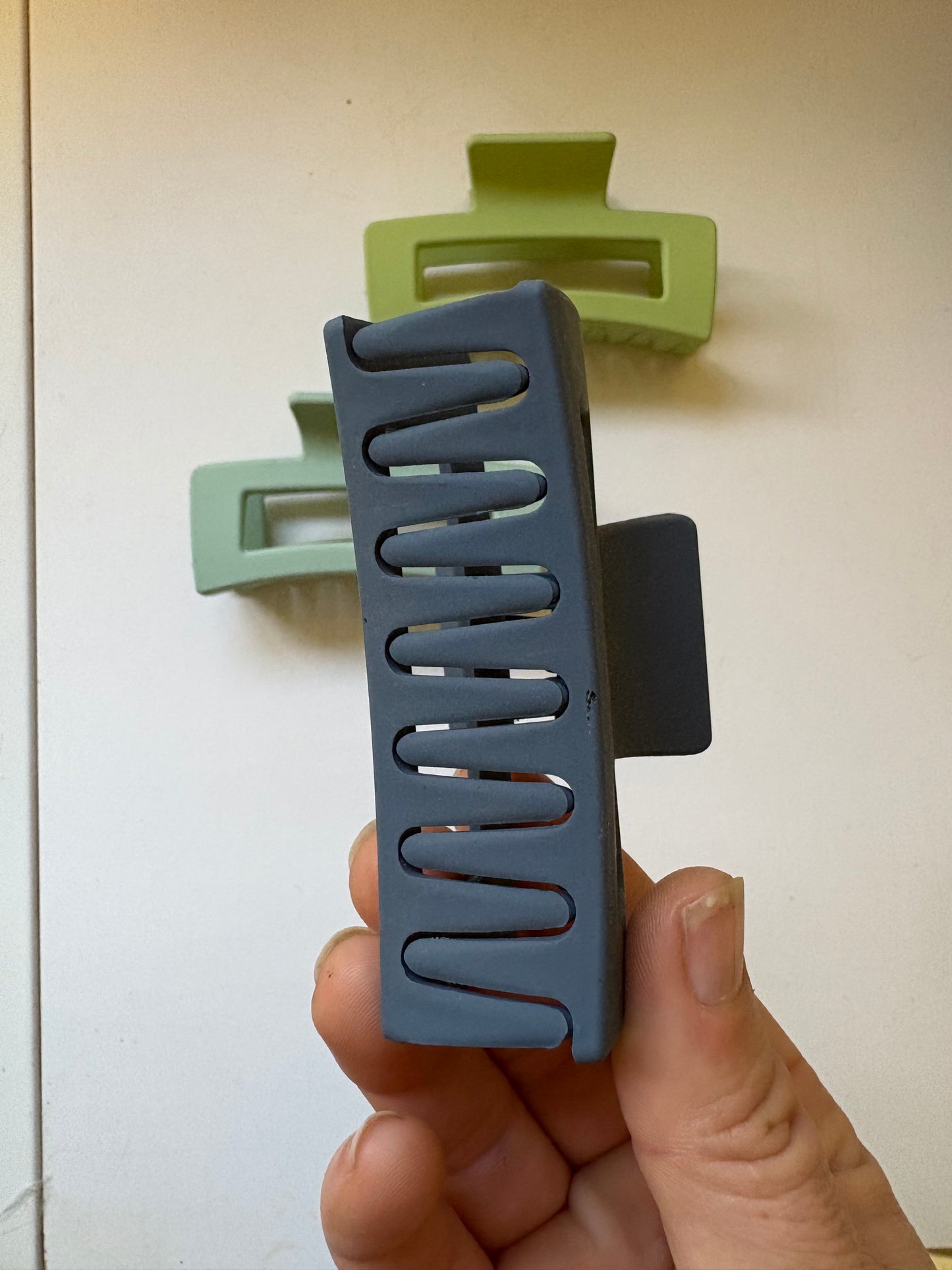 CLAW CLIPS