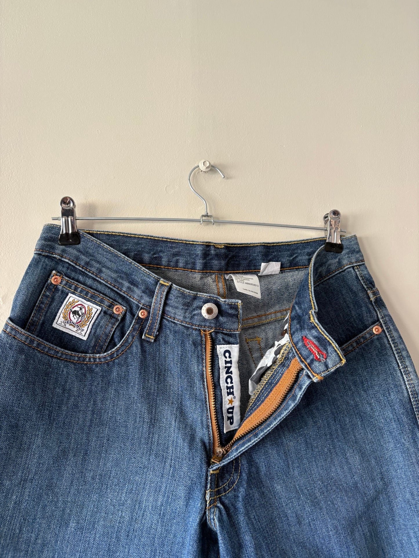 CINCH (30x36)
